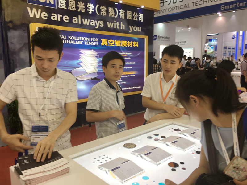 與客戶交流 與客戶交流